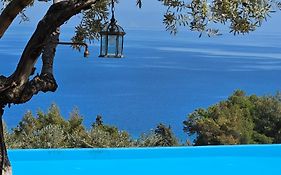 Yialasi Hotel